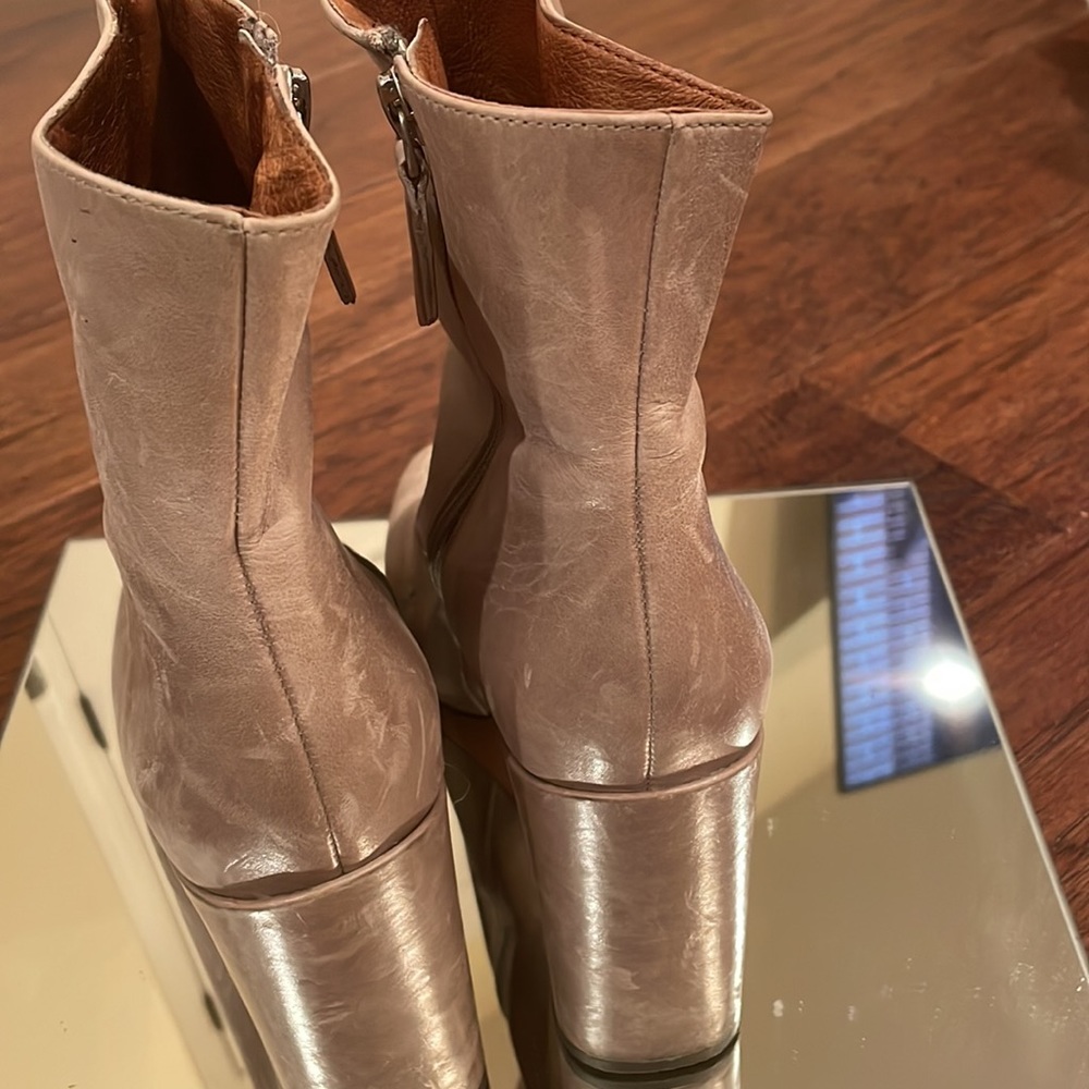 Women booties - Picture 3 of 4